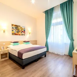 Aparthotel Global